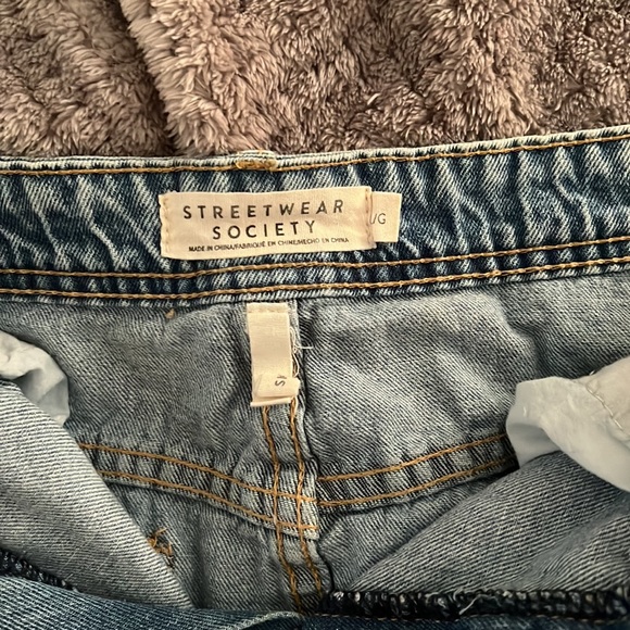 Ripped jean High waisted skirt - Picture 3 of 3